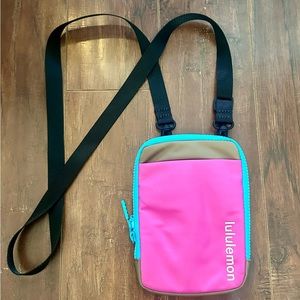 Lululemon crossbody/belt bag